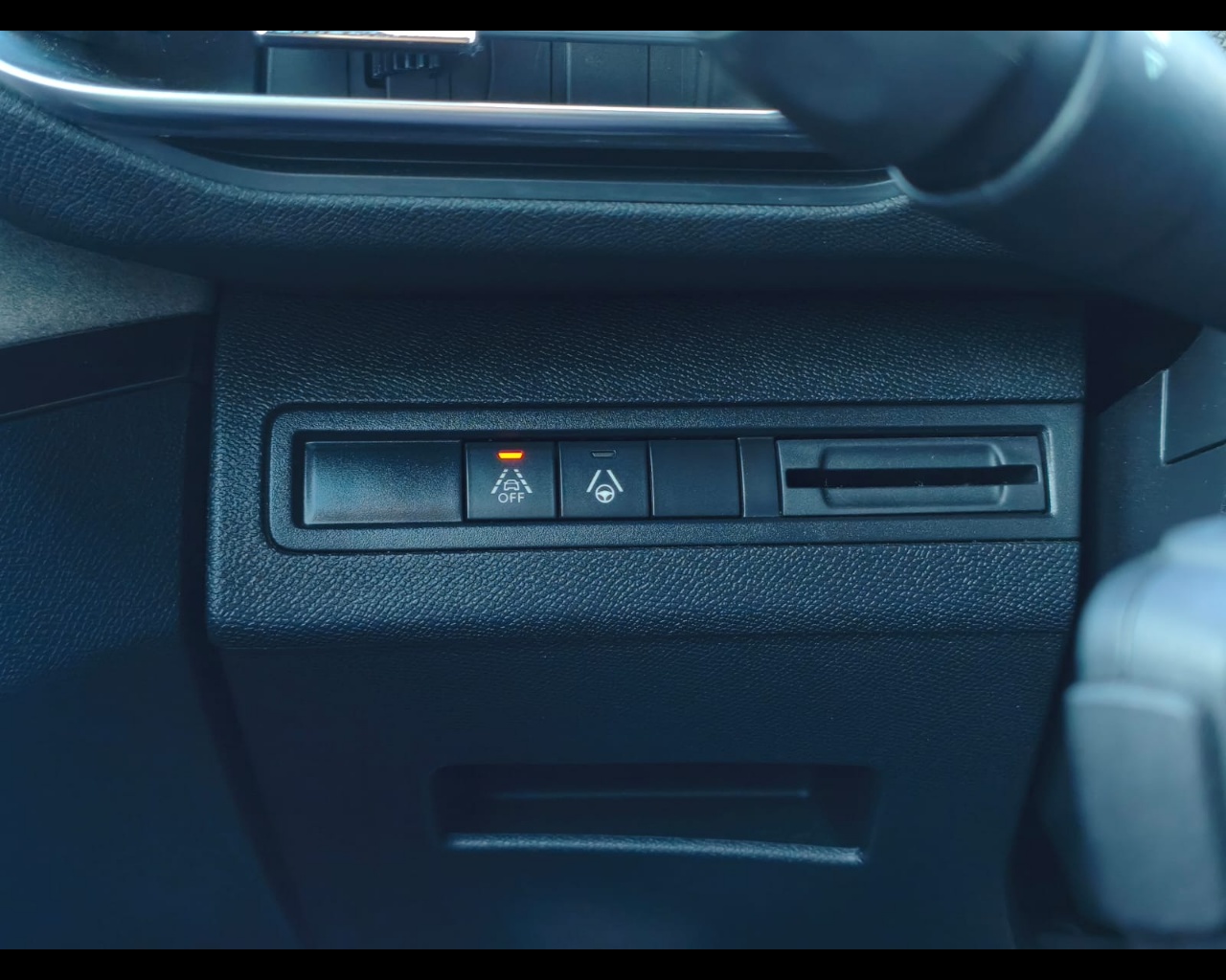 Foto PEUGEOT 5008 1.5 bluehdi GT s&s 130cv eat8