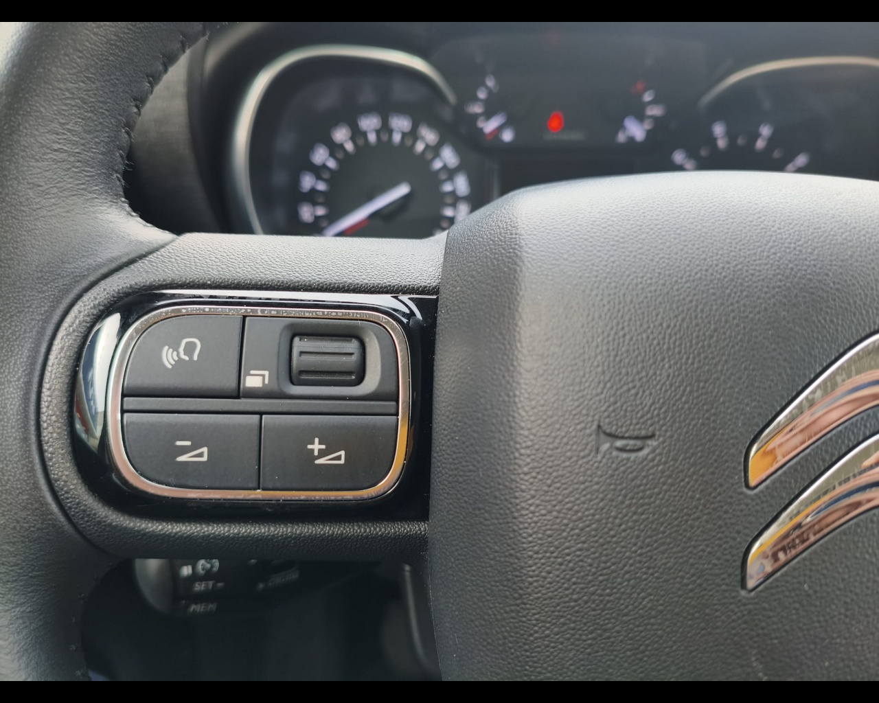 Foto CITROEN C3 Aircross 1.2 puretech Plus s&s 110cv