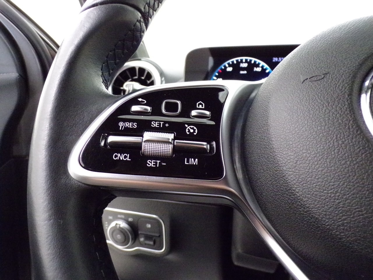 Mercedes GLA GLA 180 D Sport Plus 8G-DCT - 16