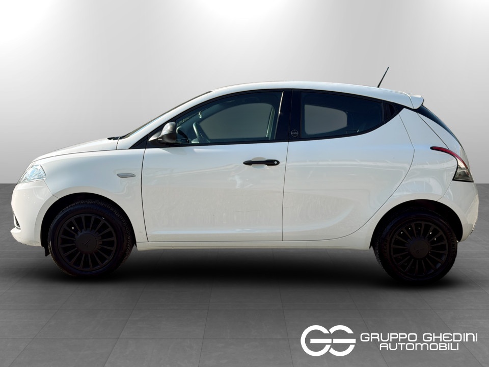 LANCIA Ypsilon 1.0 firefly hybrid Silver s&s 70cv Ibrida usato - 1