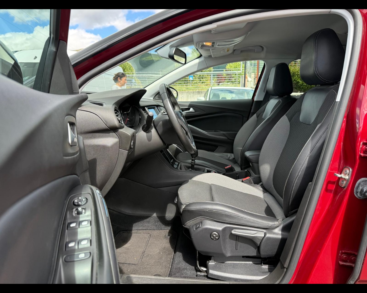 Foto OPEL Grandland X 1.2 Design Line s&s 130cv