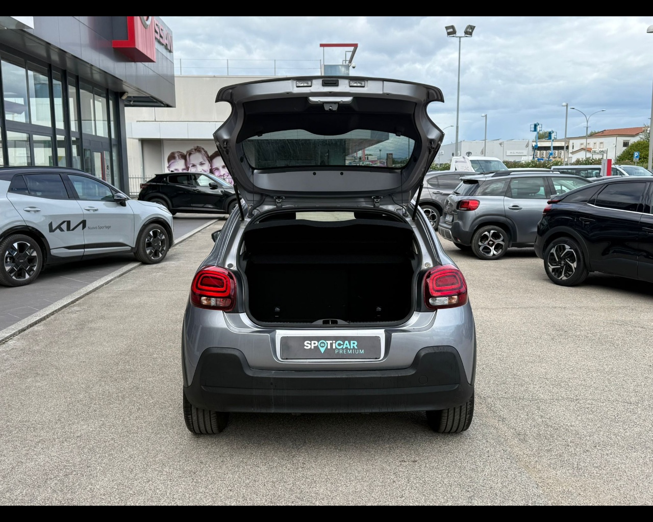 Foto CITROEN C3 1.2 puretech Max s&s 110cv