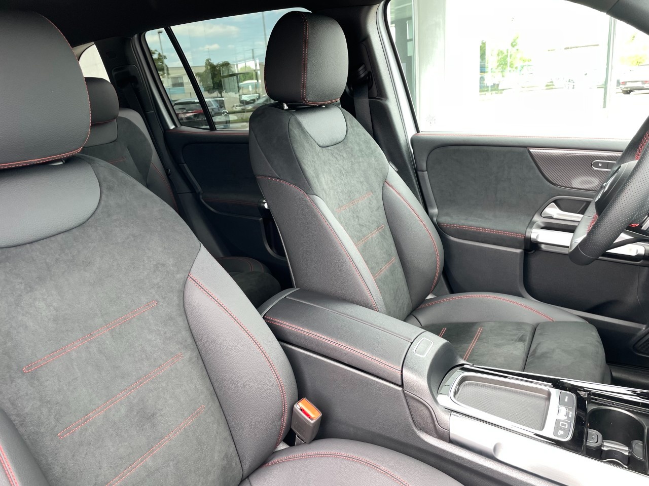 Mercedes GLB GLB 200 d 4Matic Automatic AMG Line ADVANCED PLUS - 12
