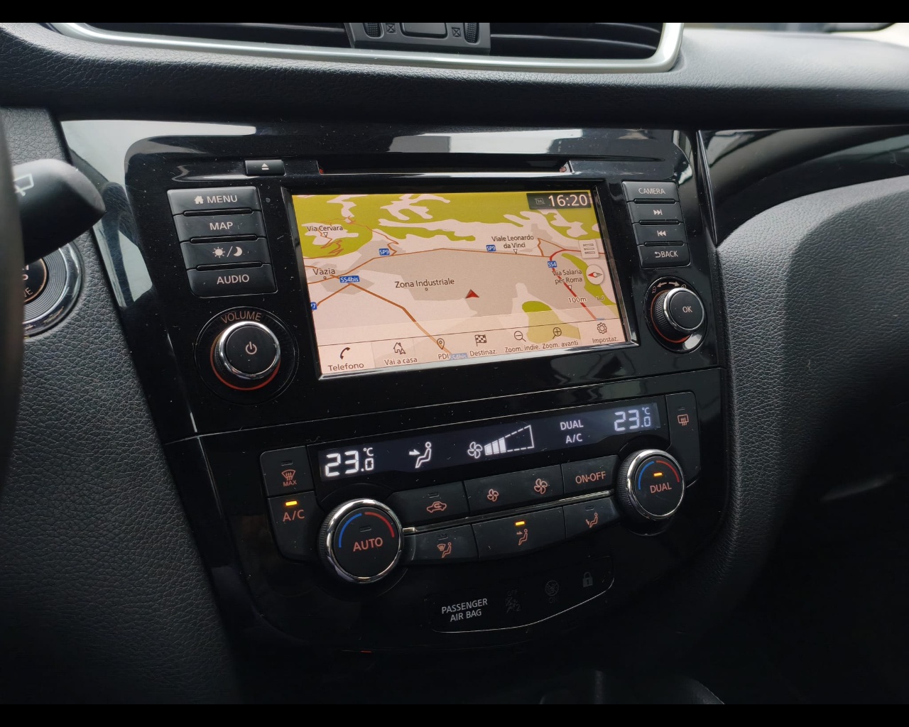 Foto NISSAN Qashqai 1.3 dig-t N-Connecta 140cv