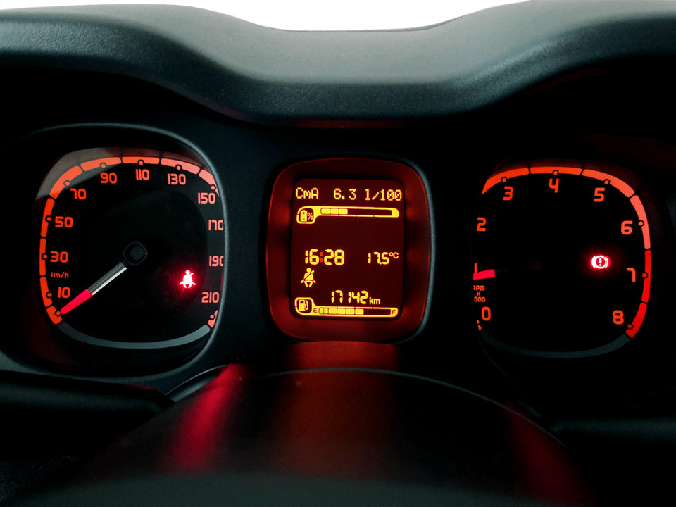 FIAT Panda 1.0 firefly hybrid City Life s&s 70cv Ibrida usato - 8