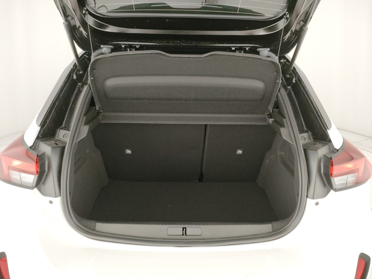Opel Corsa Nuovo Ibrido benzina Corsa Porto Mantovano