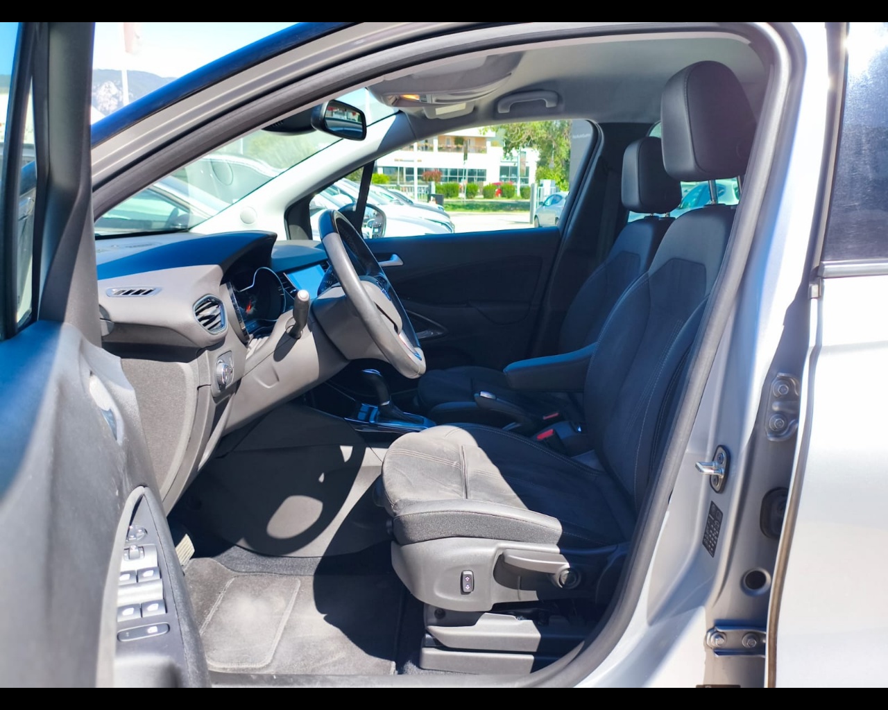 Foto OPEL Crossland 1.2 Elegance + Ultimate pack s&s 130cv at6