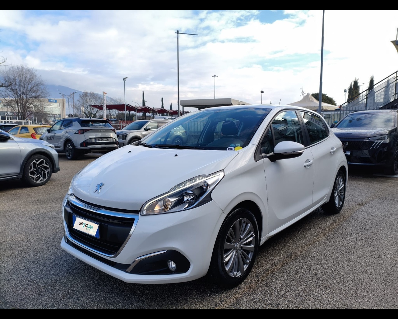 PEUGEOT 208 5p 1.2 puretech Active s&s 82cv neopatentati Usata
