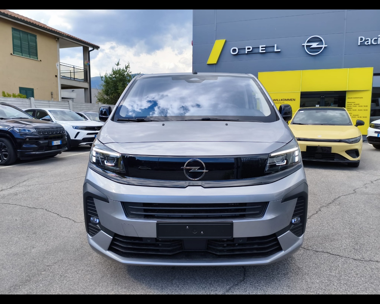 Foto OPEL Zafira Business Edition 2.2 180cv S&S EAT8 Passo Medio