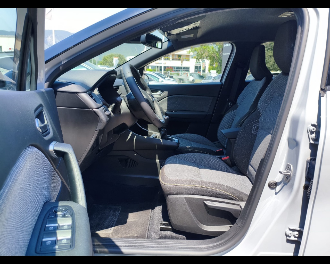 Foto RENAULT Captur 1.0 eco-g Techno 100cv