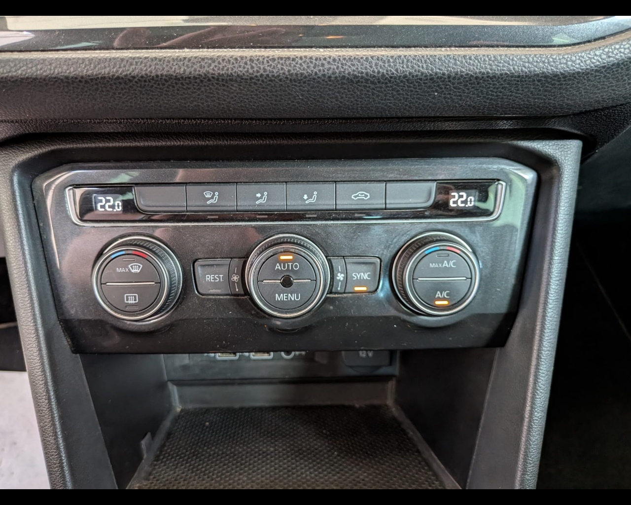 Foto VOLKSWAGEN Tiguan 2.0 tdi Business 150cv