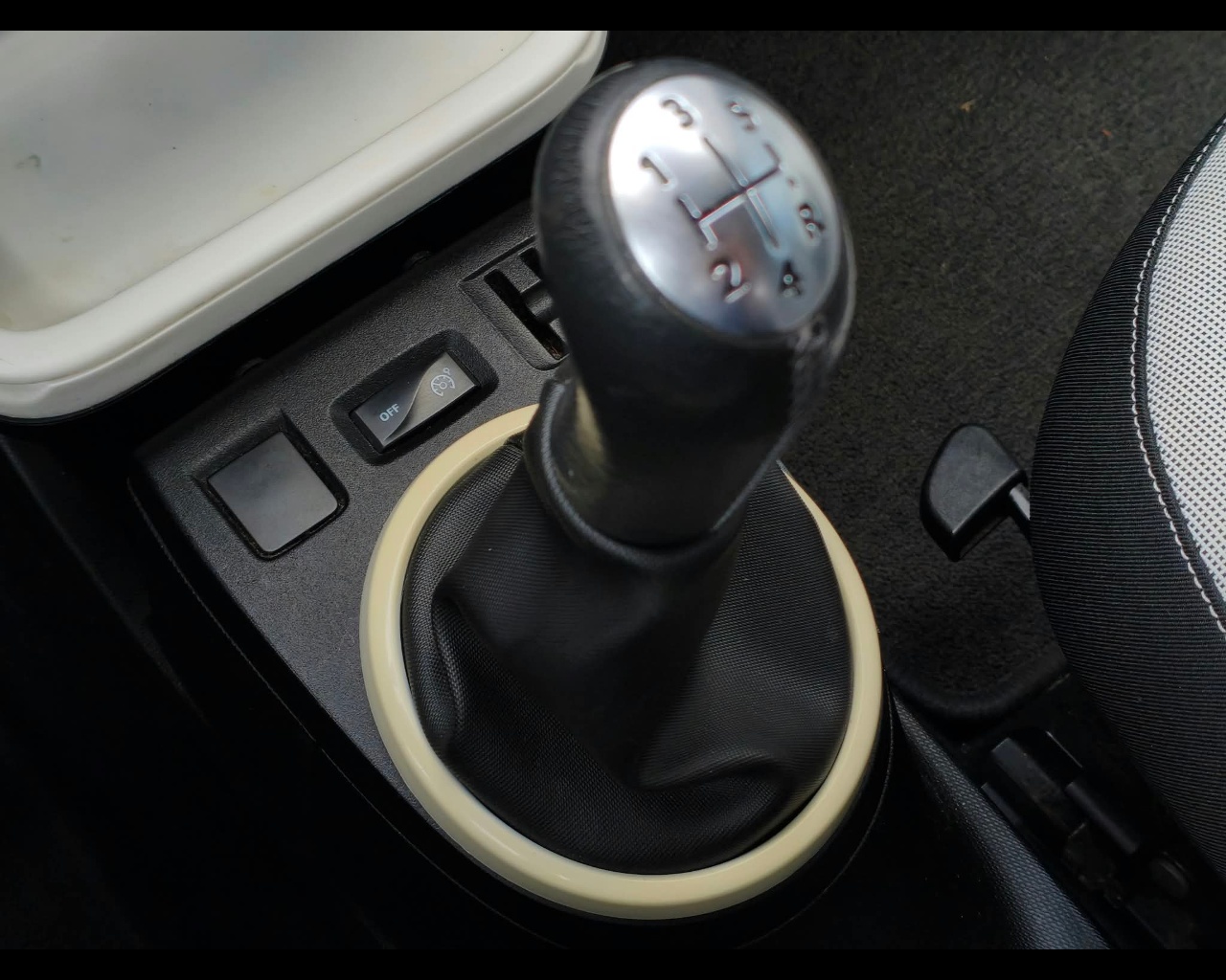 Foto RENAULT Twingo 1.0 sce Lovely2 s&s 69cv
