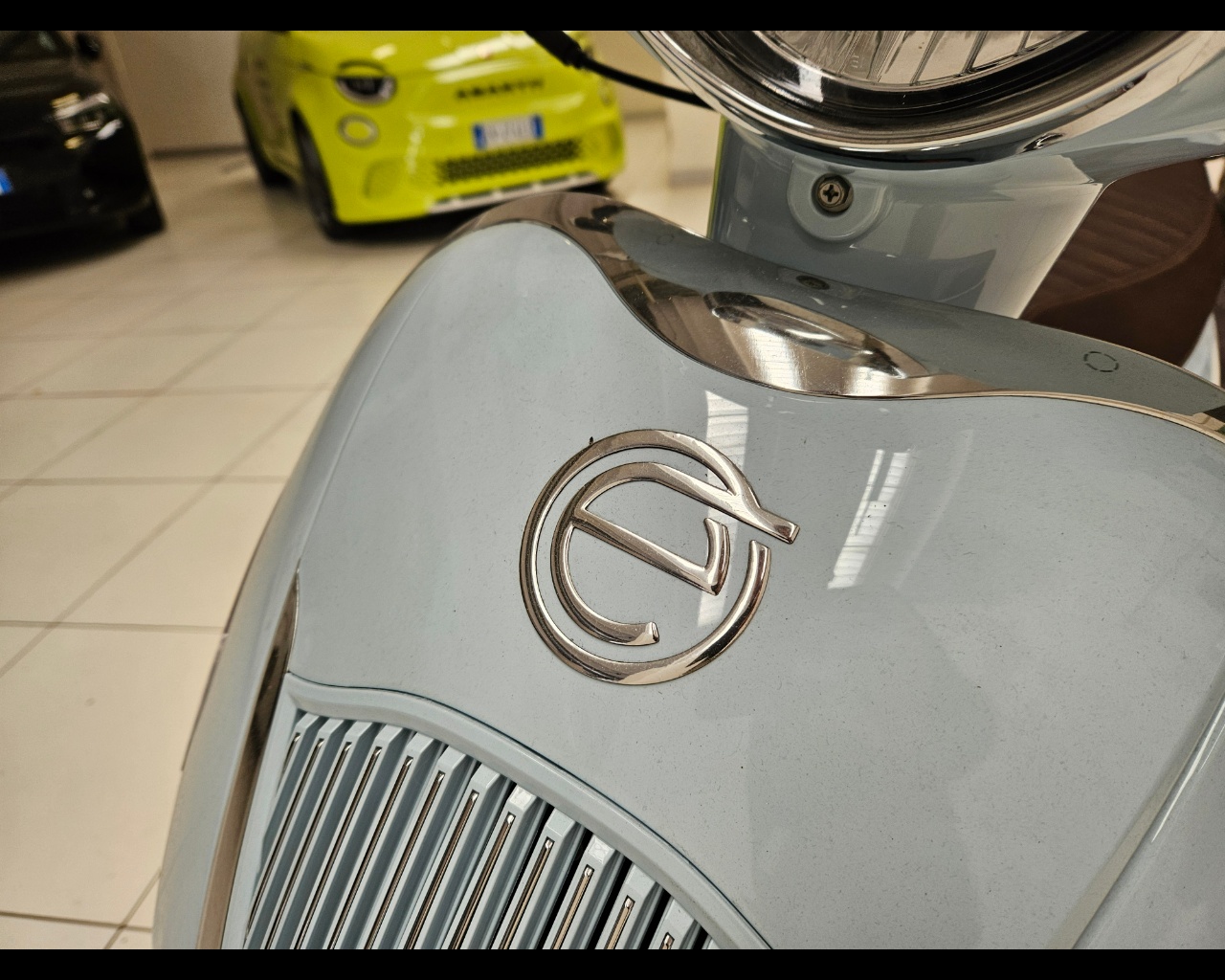 ETRIKO BASIC SCOOTER ELETTRICO 2000W 45KMH 60V 26AH CON BAULETTO Aziendale - 6