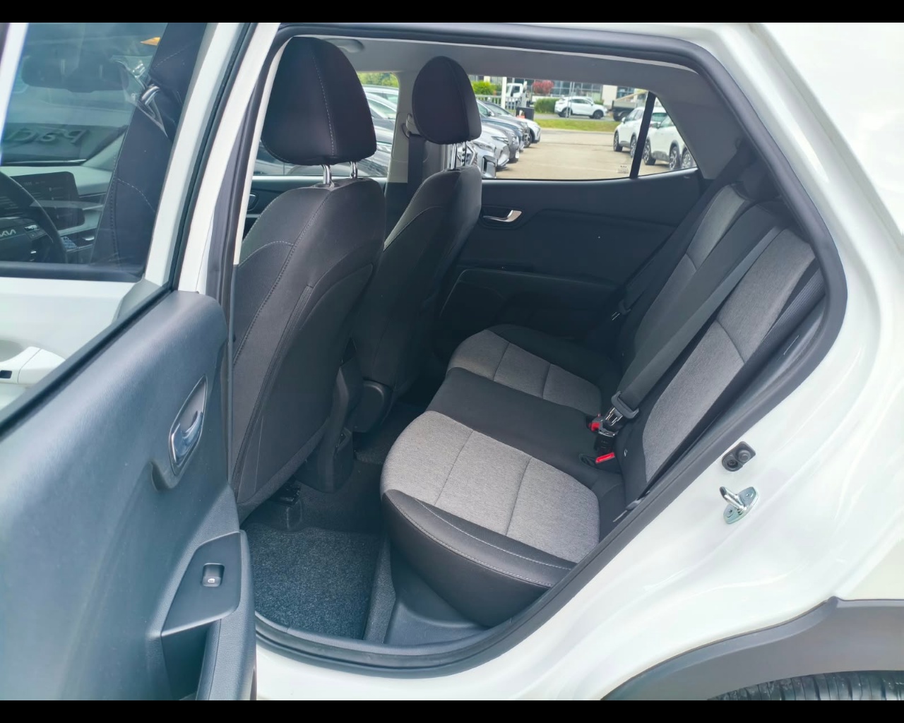 Foto KIA NUOVA STONIC 1.0 T-GDI MH STYLE LAUNCH
5 Door