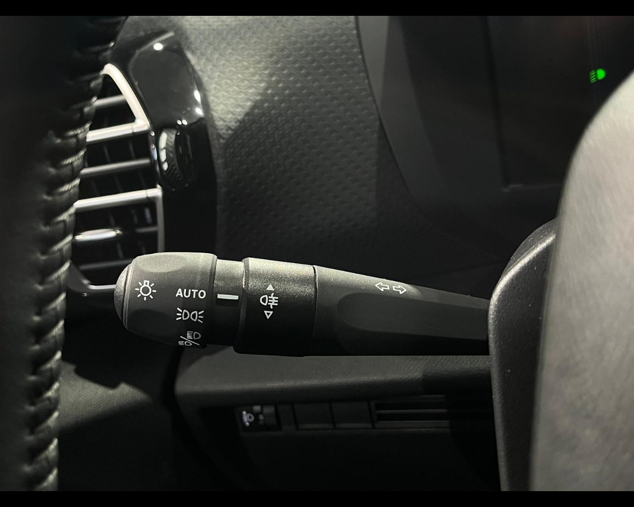 Foto CITROEN C4 1.2 puretech Plus s&s 130cv eat8