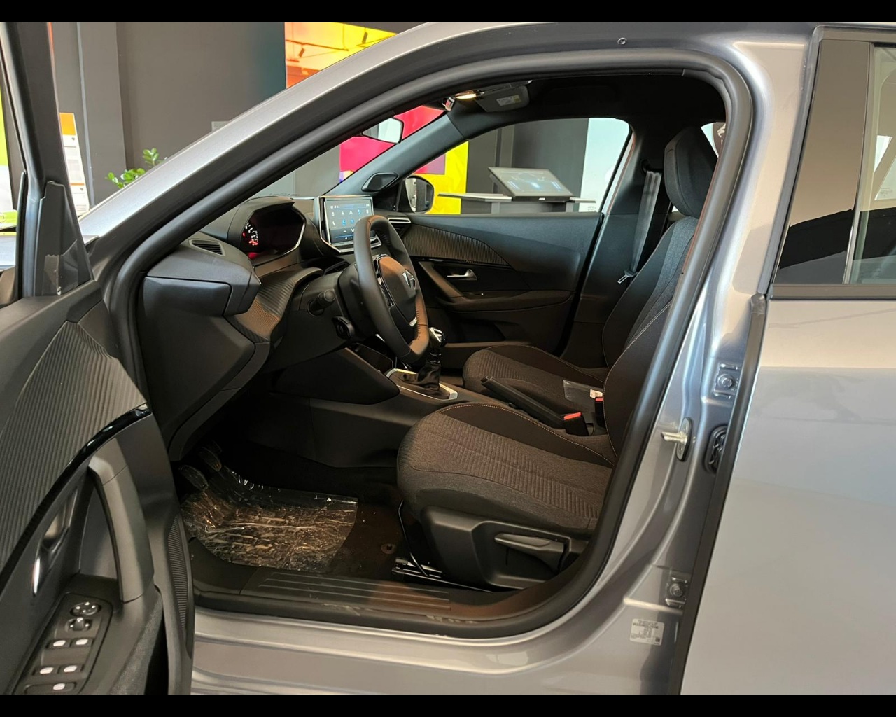 Foto PEUGEOT 2008 1.2 puretech Style s&s 100cv