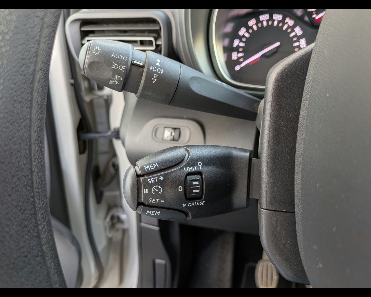 Foto CITROEN Berlingo 1.5 bluehdi M Feel s&s 100cv