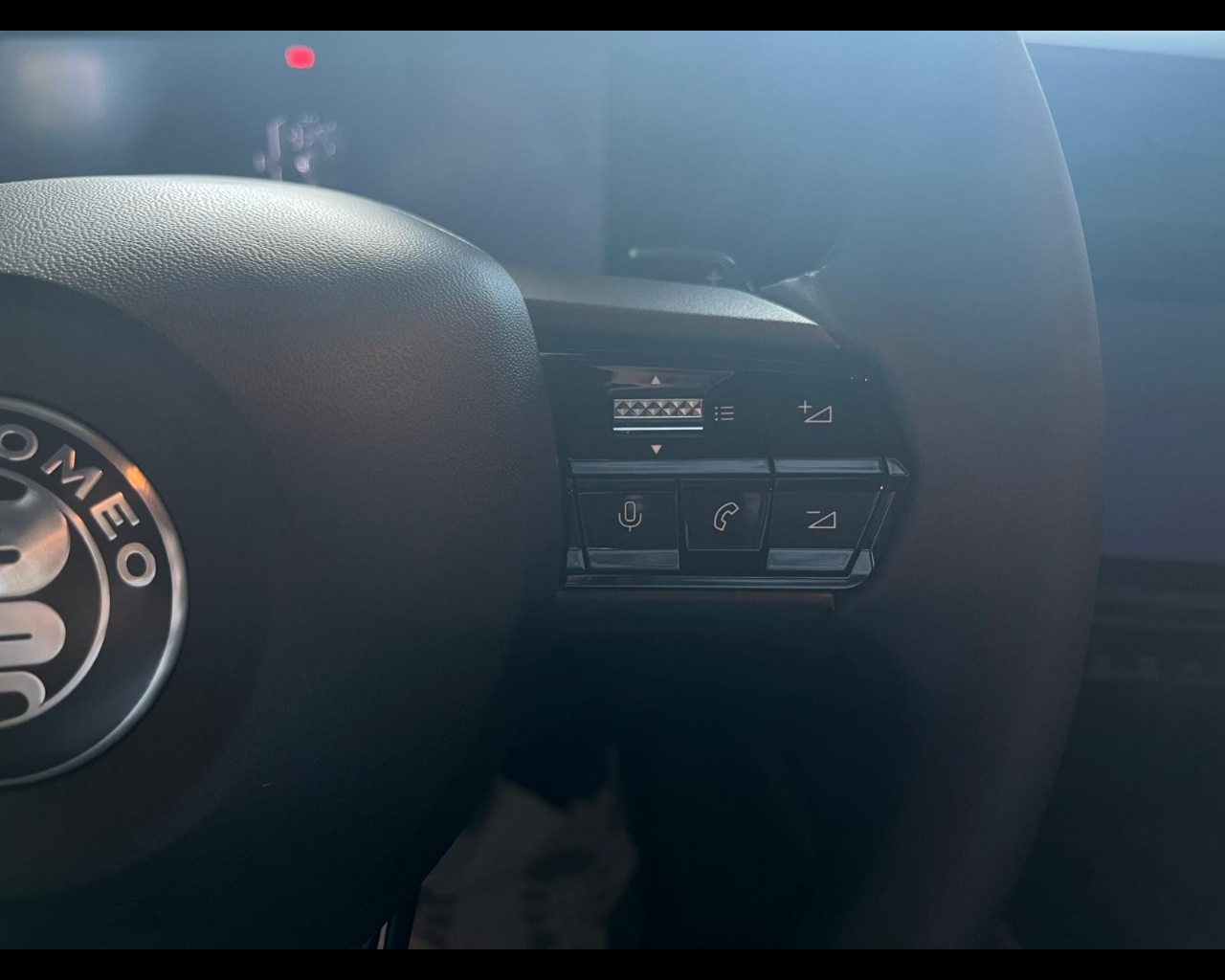 Foto ALFA ROMEO Junior Ibrida Ibrida 1.2 136cvHybrid Edct6