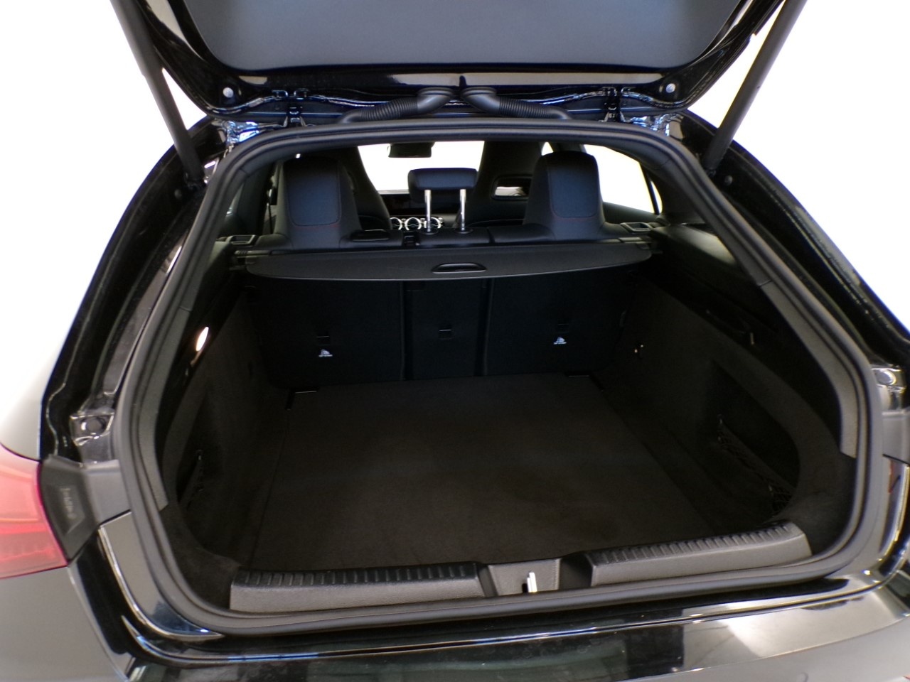 Mercedes CLA Shooting Brake 180 AMG Line Advanced Plus 7G-DCT - 9