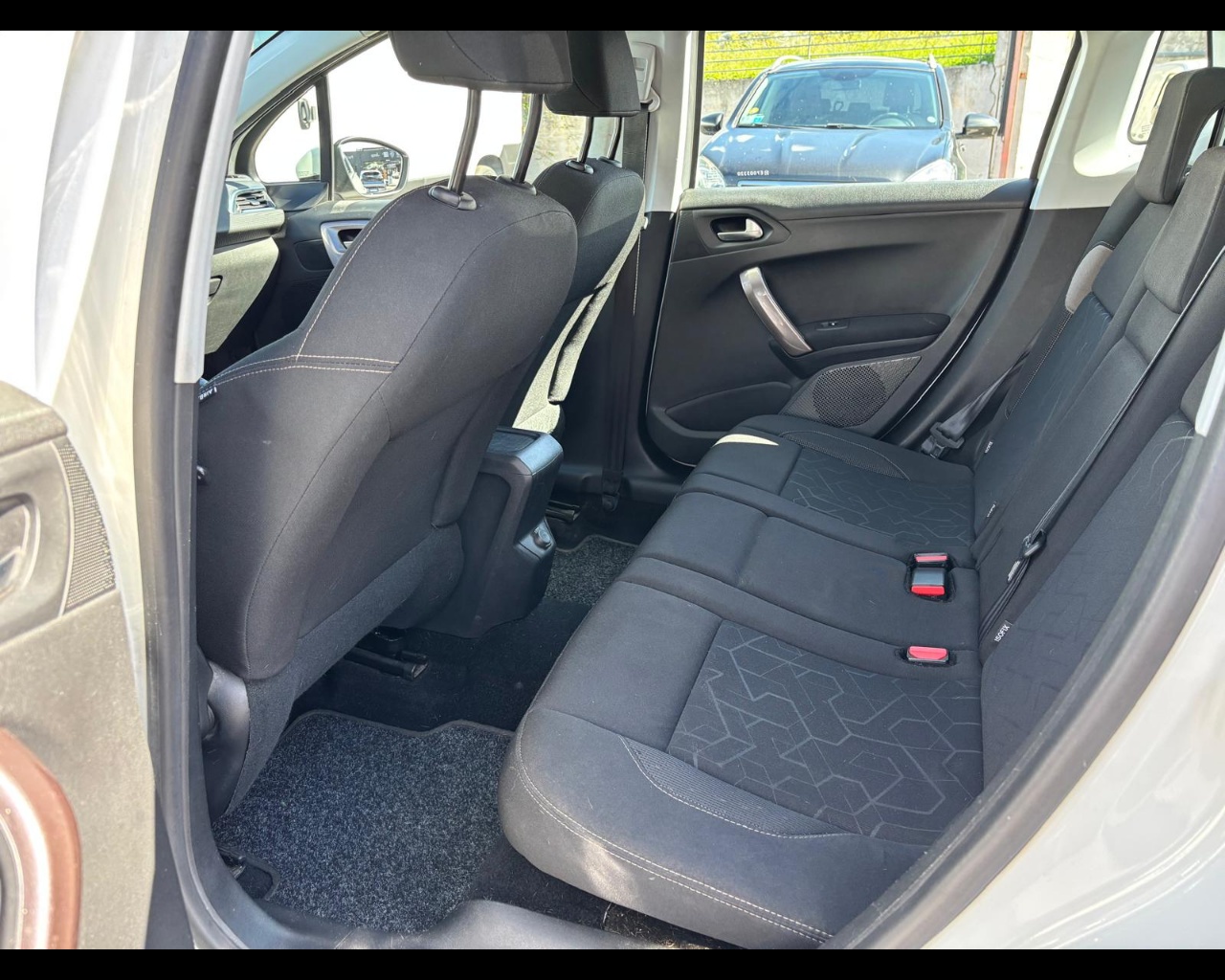 Foto PEUGEOT 2008 1.2 puretech (vti) 12v Allure 82cv