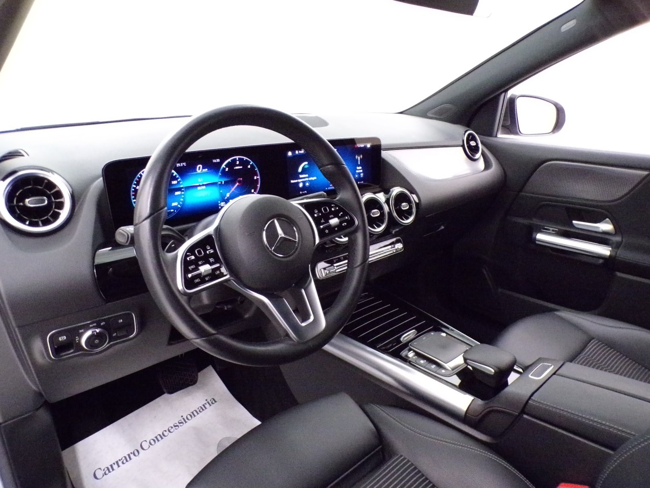Mercedes GLA GLA 180 D Sport Plus 8G-DCT - 11