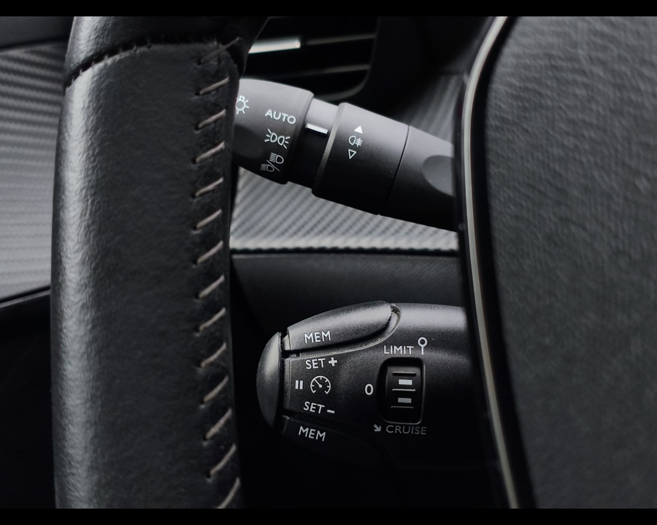 Foto PEUGEOT 208 1.2 puretech Active Pack s&s 75cv