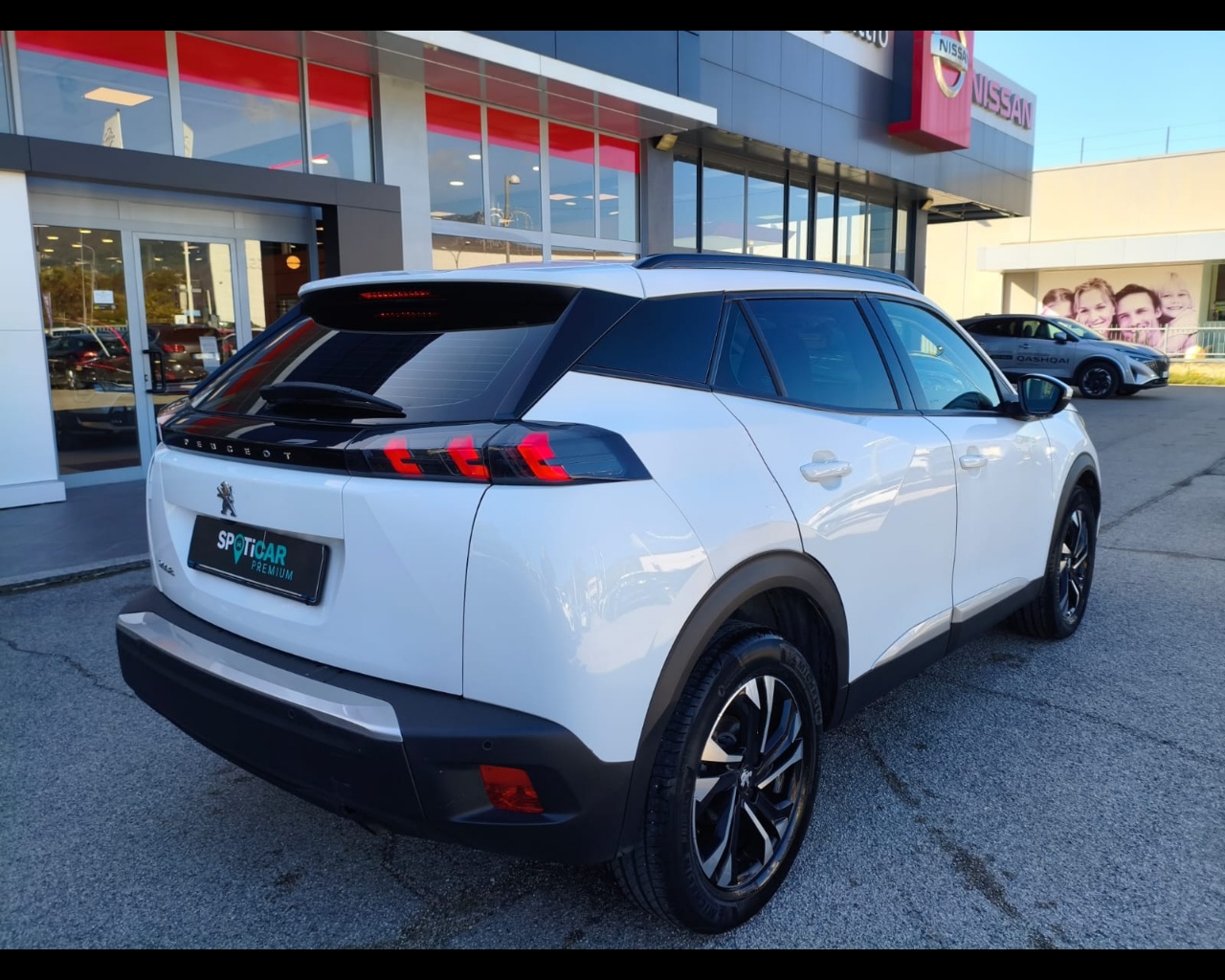 Foto PEUGEOT 2008 1.2 puretech Allure Pack s&s 100cv