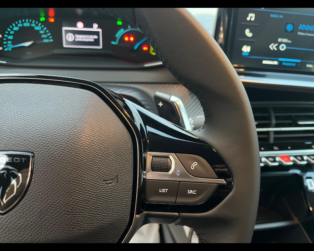 Foto PEUGEOT 208 1.2 hybrid Style 100cv e-dcs 6