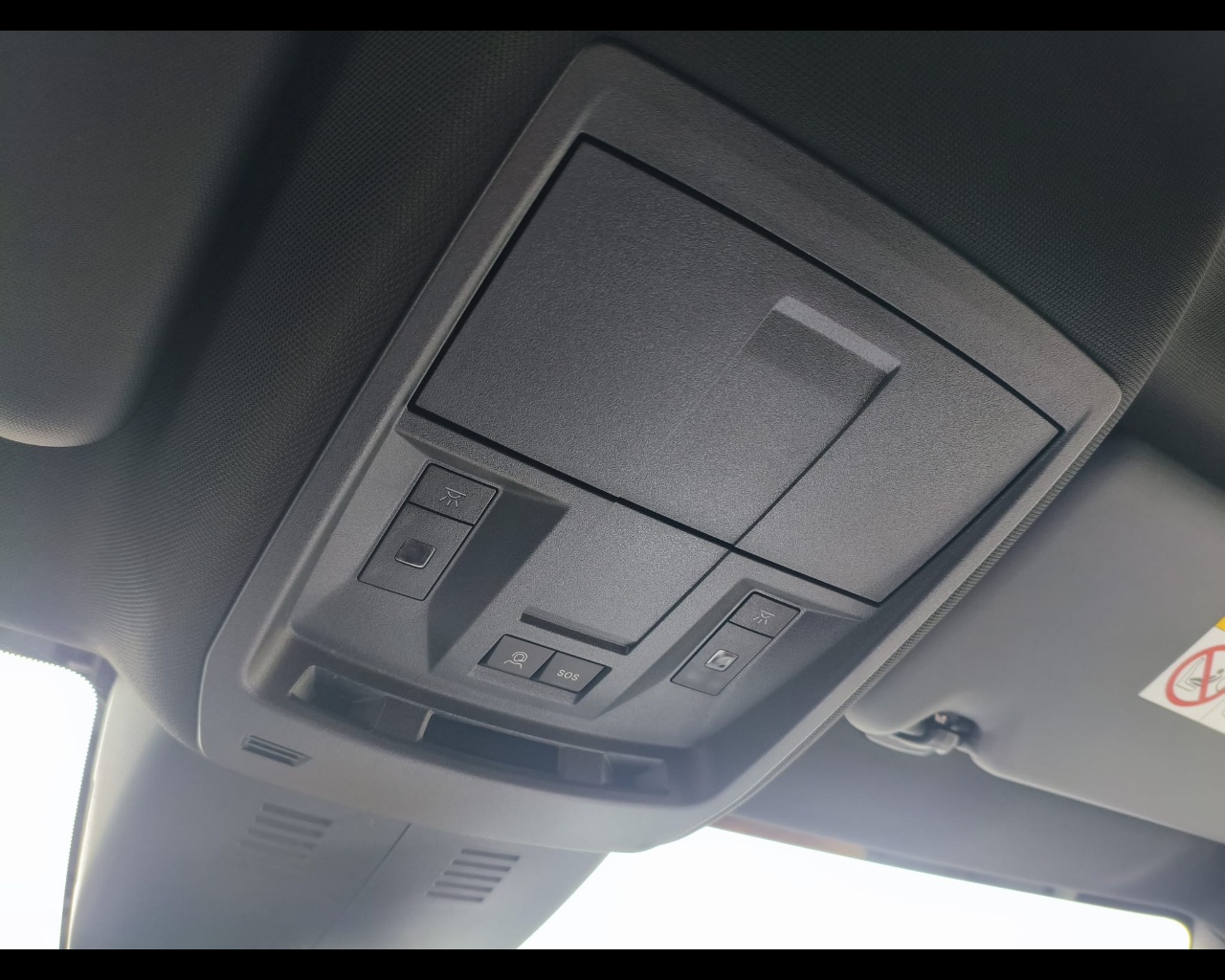 Foto PEUGEOT 3008 1.2 hybrid GT 145cv e-dcs6