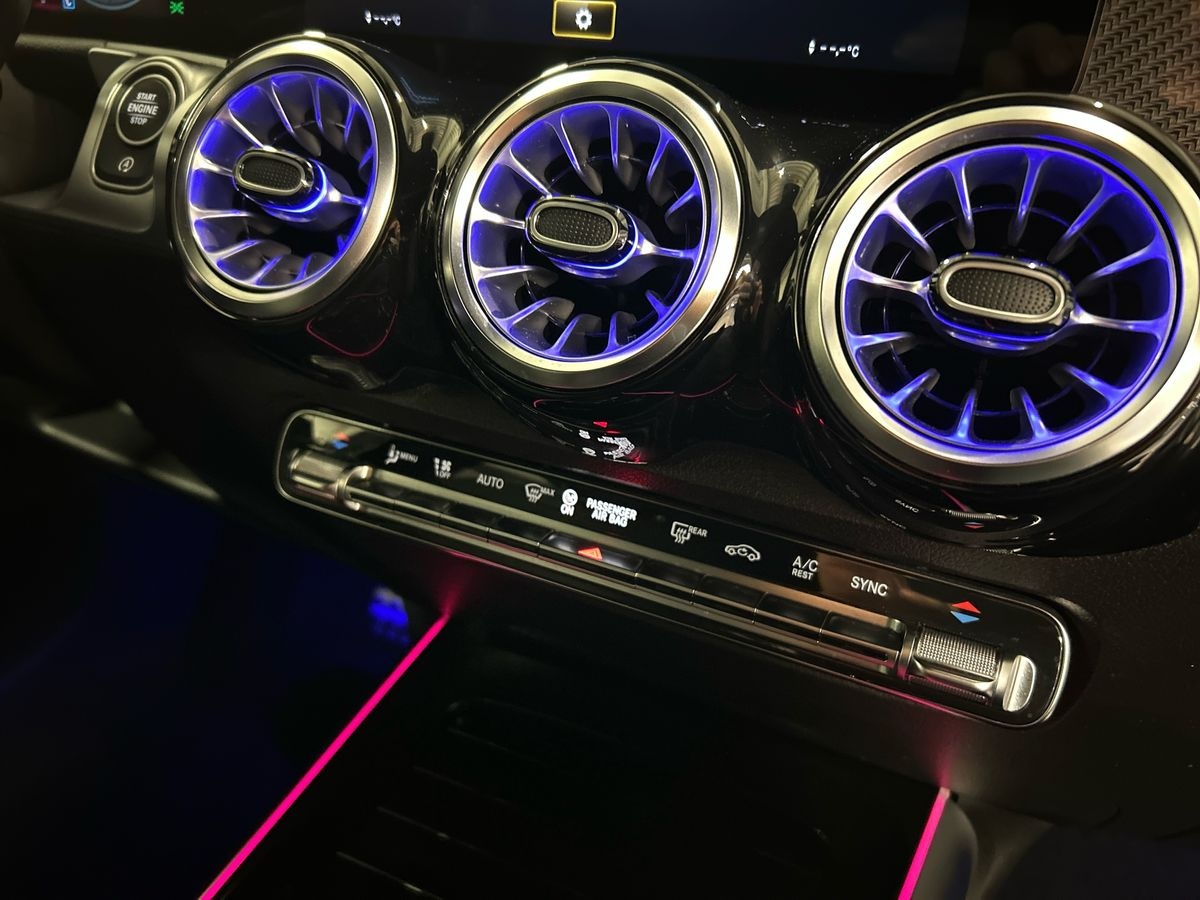 Mercedes GLB GLB 200 D Sport 8G-DCT - 14