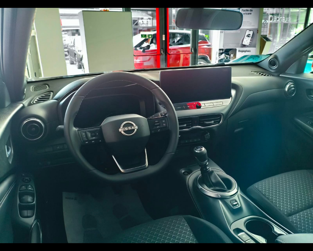Foto NISSAN JUKE N-CONNECTA MT