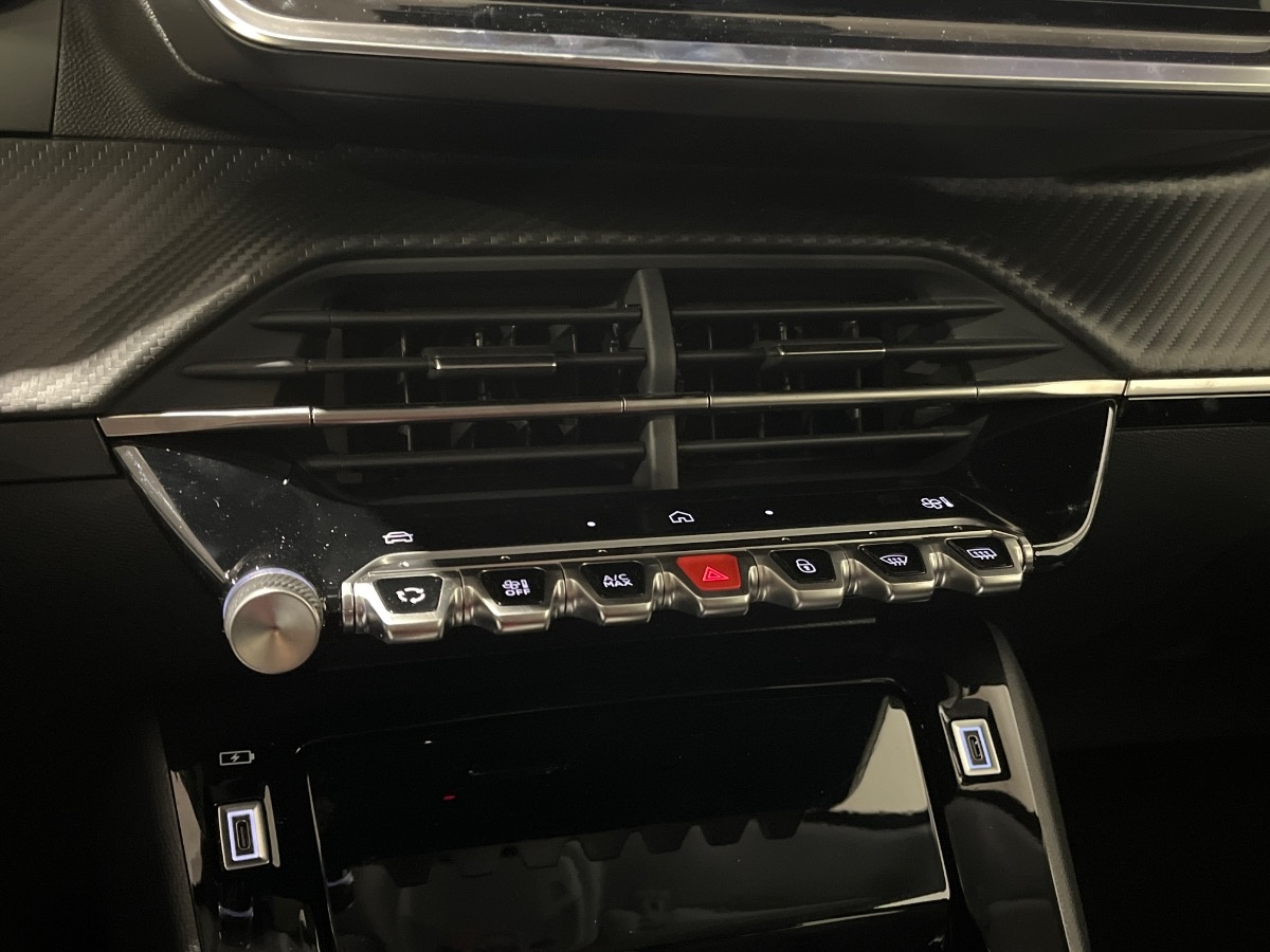 Peugeot 208 Nuovo Ibrido benzina 208 Verona