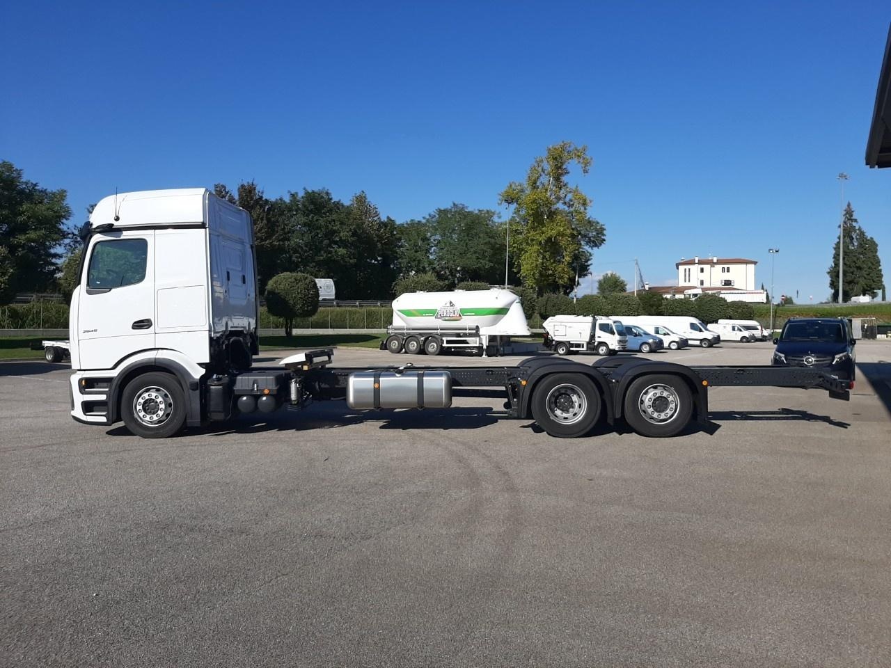 Mercedes Actros New Actros L ProCabin 2545 L - 3