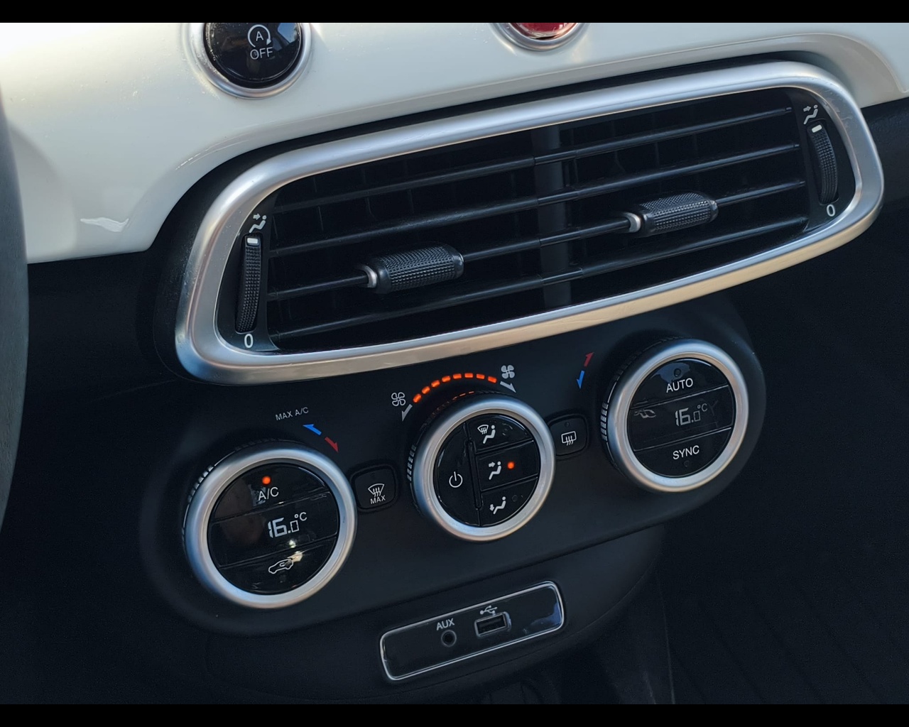 Foto FIAT 500X 1.3 mjt Lounge 4x2 95cv