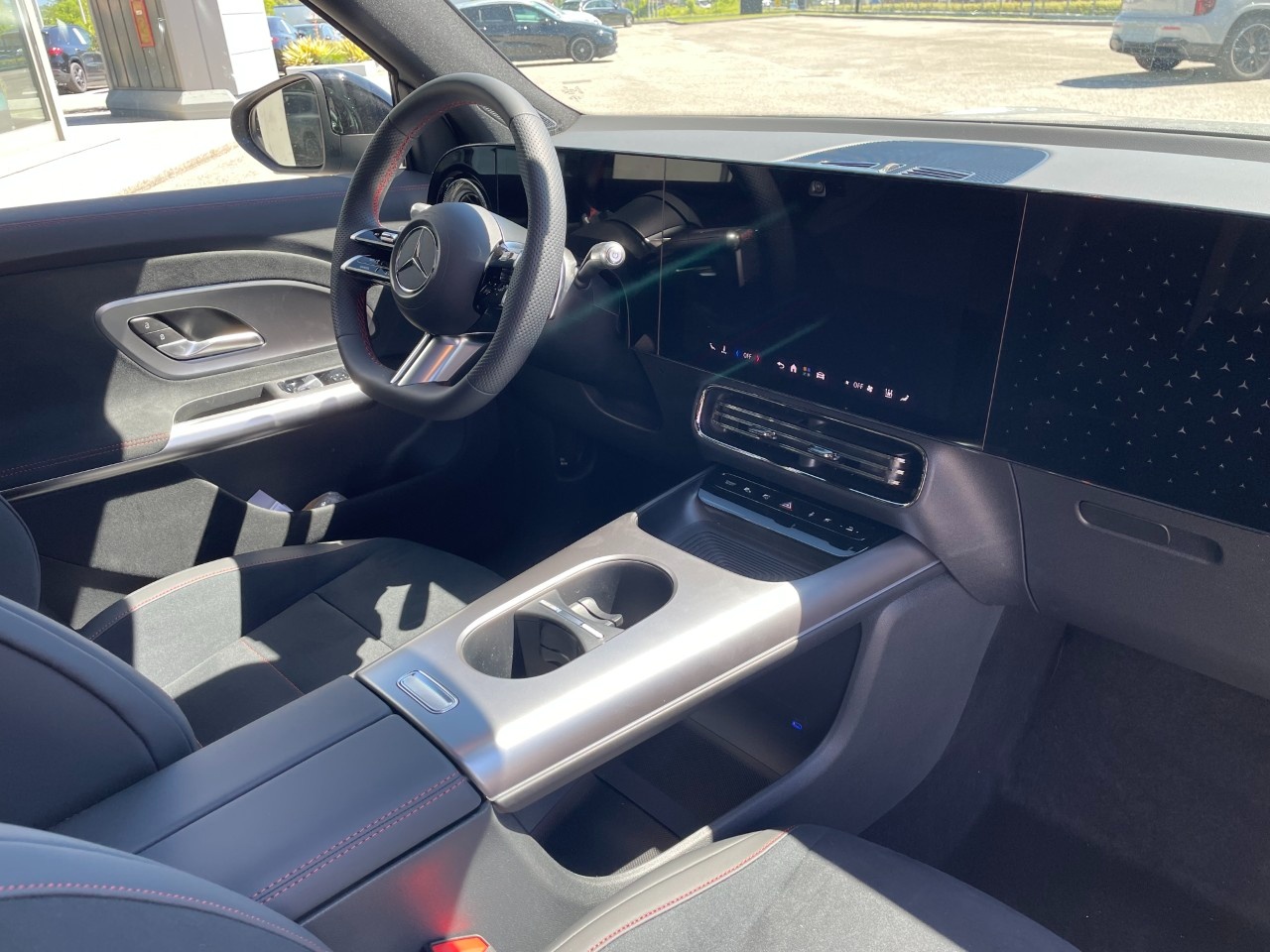 Mercedes GLB Elettrica GLB 250+ con tecnologia EQ Advanced Plus - 8