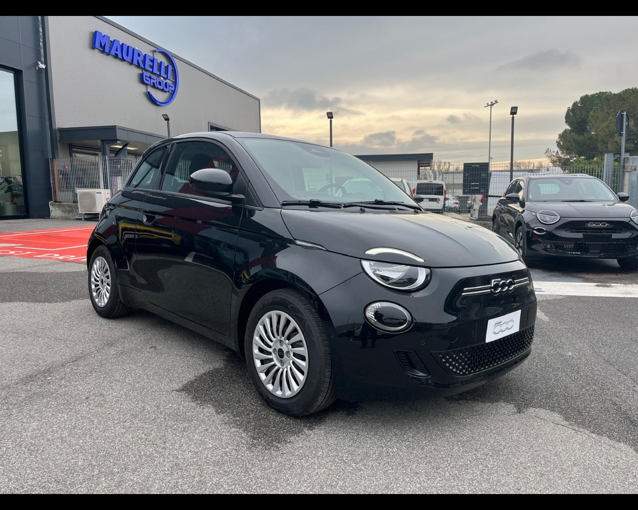 Foto FIAT 500 e Hatchback my25 320 Berlina+Pack tech