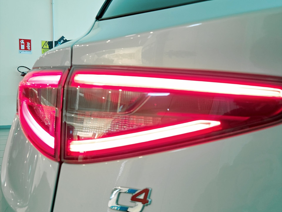 ALFA ROMEO Stelvio 2.2 t Veloce Q4 210cv auto Diesel usato - 20