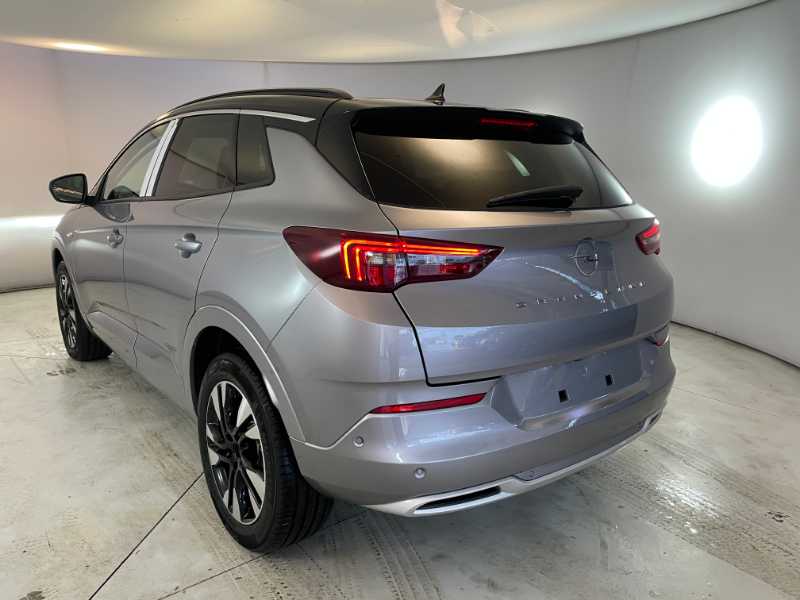 Grandland Business Elegance 1.2 130cv At8