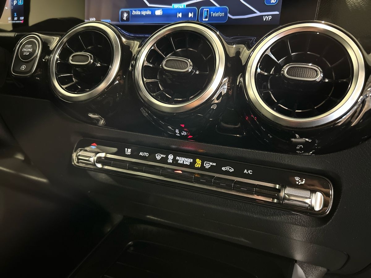 Mercedes  GLA 200 D Progressive Advanced 8G-DCT - 14
