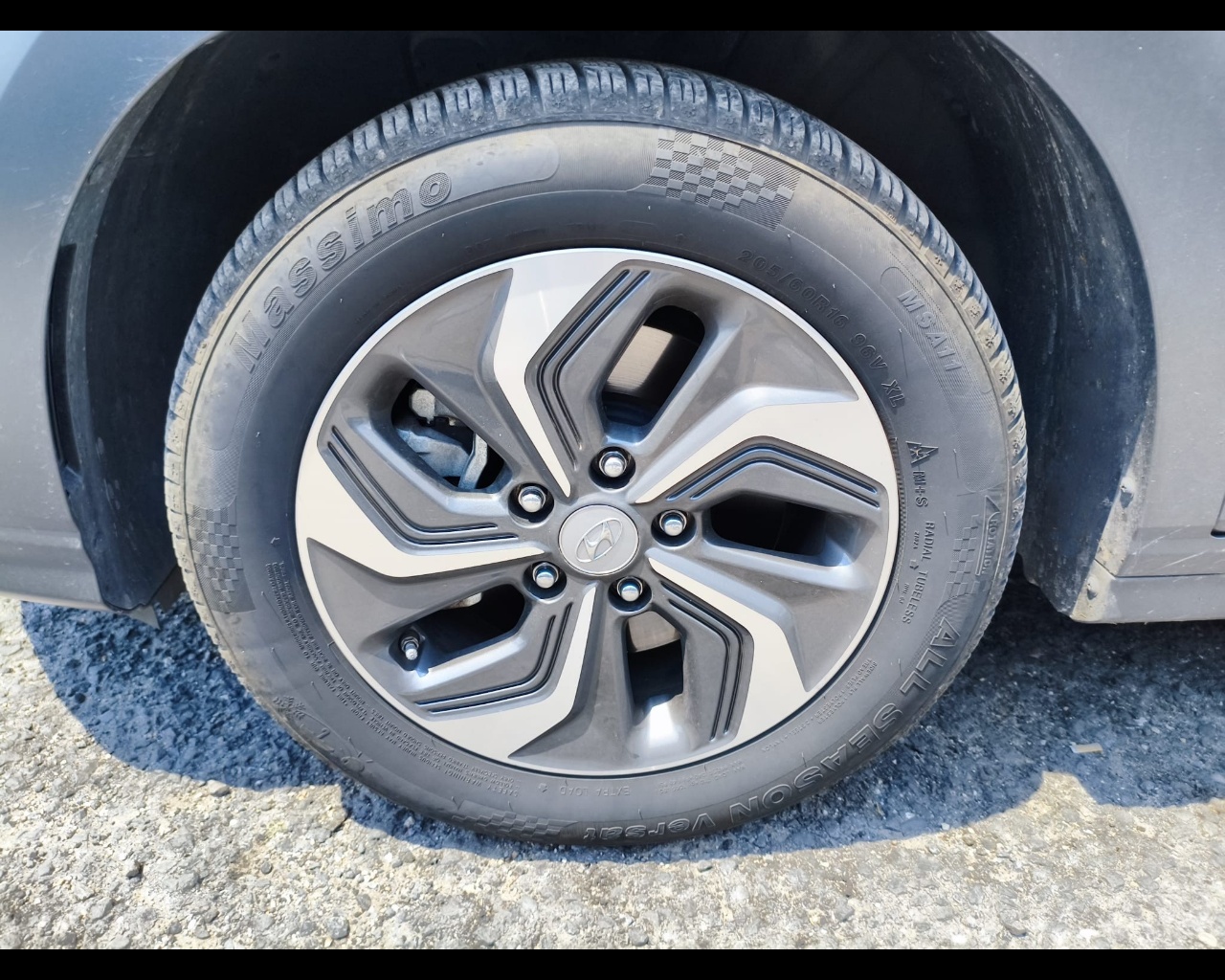 Foto HYUNDAI Kona 1.6 gdi hev Xline Safety Pack 2wd 141cv dct