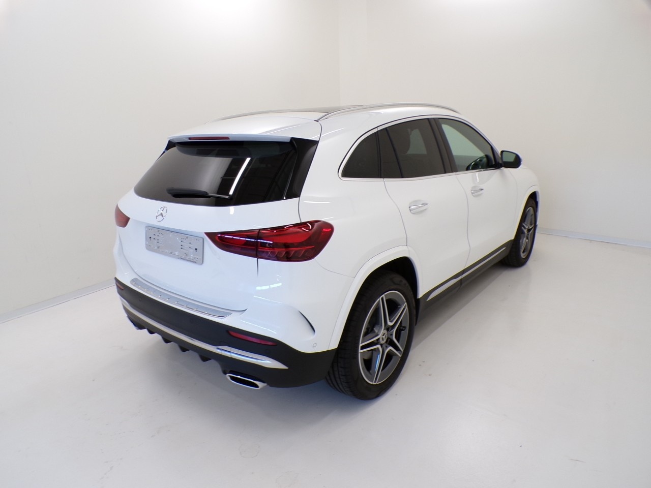 Mercedes  GLA 180 AMG Line Advanced Plus 7G-DCT - 6