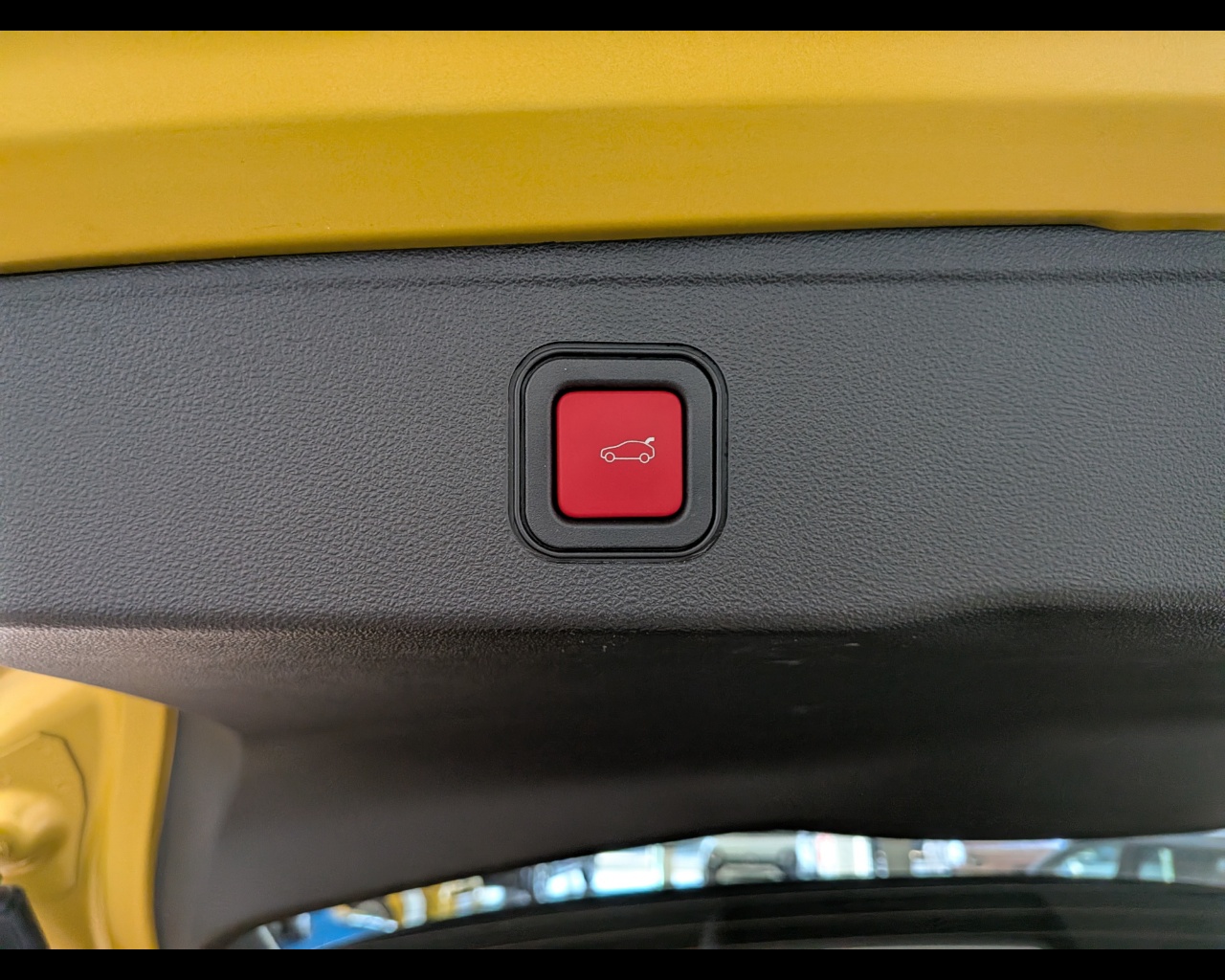 Foto JEEP Avenger 1.2 turbo e-hybrid mhev Summit fwd 110cv edct6