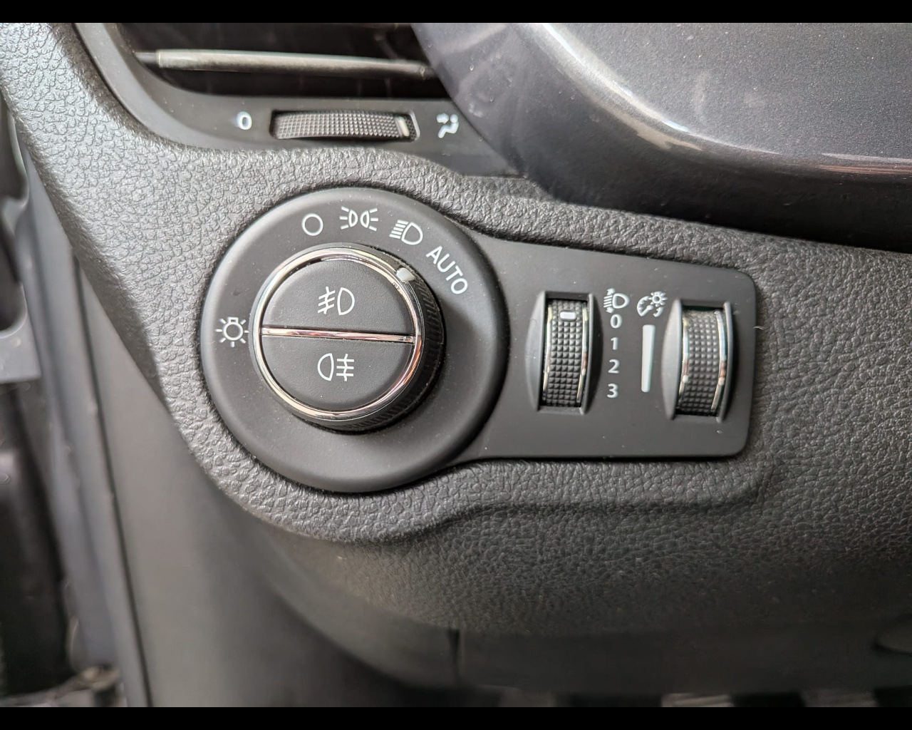 Foto FIAT 500X 1.6 mjt Lounge 4x2 120cv