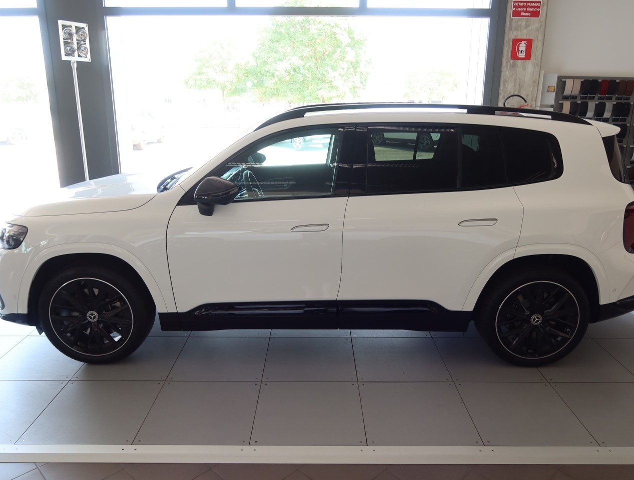 Mercedes GLB Elettrica GLB 250+ con tecnologia EQ Advanced Plus - 5