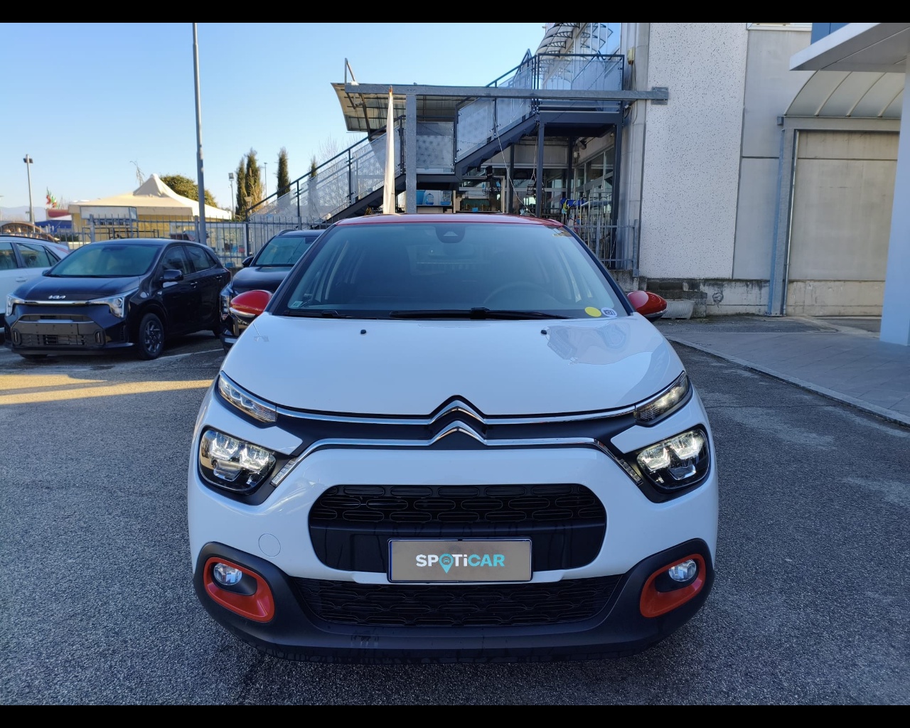 Foto CITROEN C3 1.2 puretech Shine s&s 83cv neopatentati