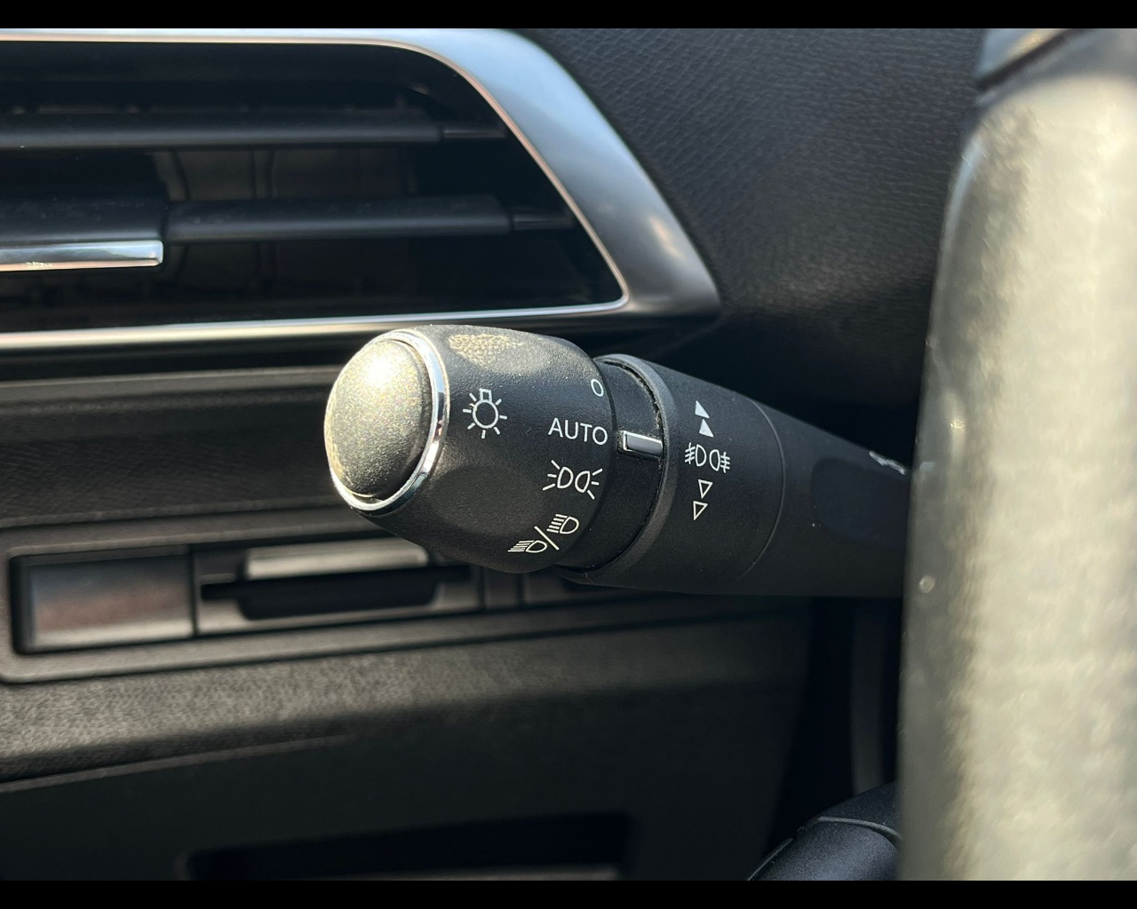 Foto PEUGEOT 3008 1.5 bluehdi GT Line s&s 130cv