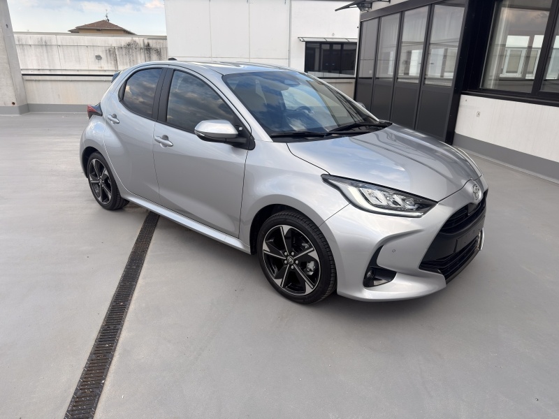 Foto veicolo TOYOTA YARIS 1.0-1.3-TS-D4D Yaris 1.5h 130 Lounge Elettrica/Benzina
