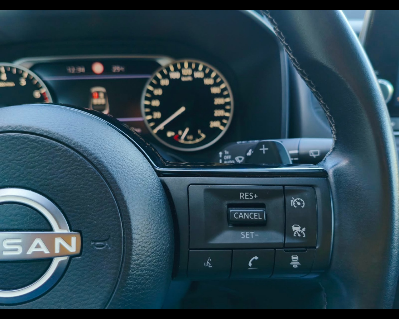 Foto NISSAN Qashqai 1.3 mhev Acenta 2wd 158cv xtronic N1