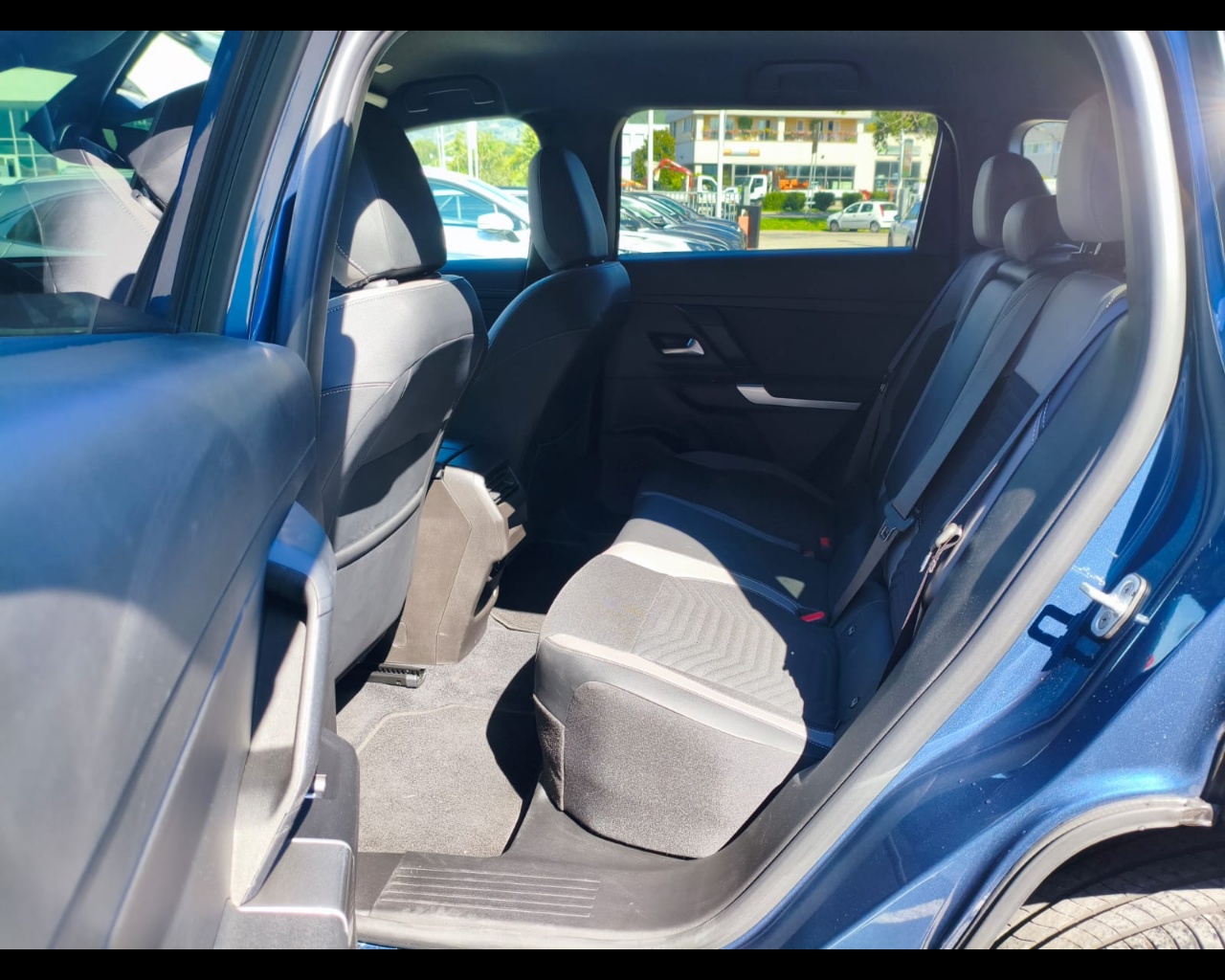 Foto JEEP Nuova Compass E-Hybrid Plug-InFirst Edition 1.6l 195cv Plug-In Hybrid Fw