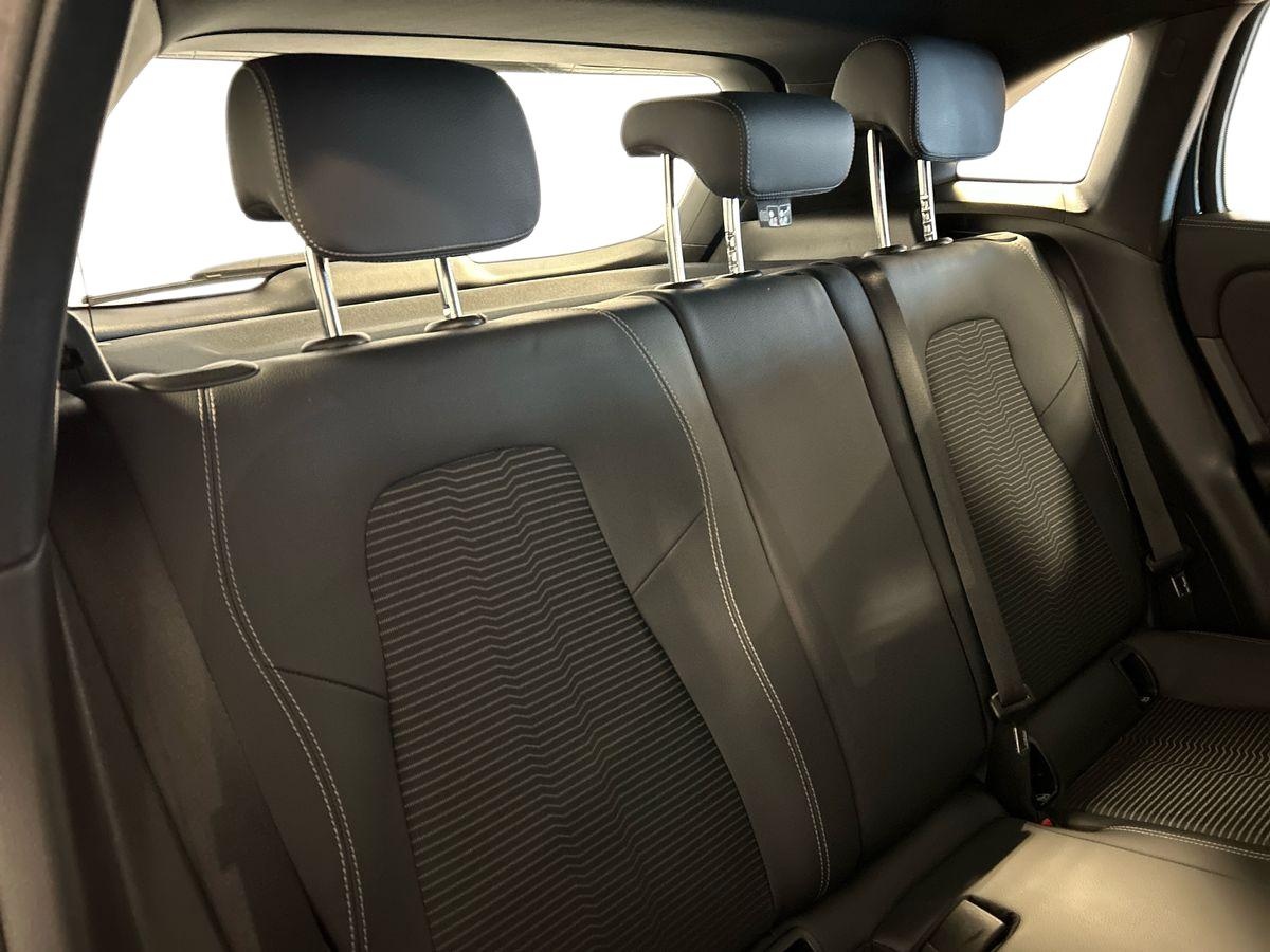 Mercedes GLA GLA 180 D Executive 8G-DCT - 16